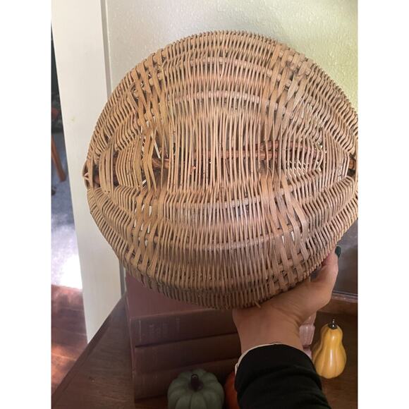 Vintage Primitive Farmhouse Basket Butt Buttocks Gathering Egg Eye Of God Wicker - Picture 8 of 9